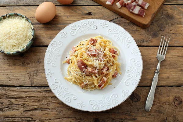 Smakelijke pasta met spek — Stockfoto