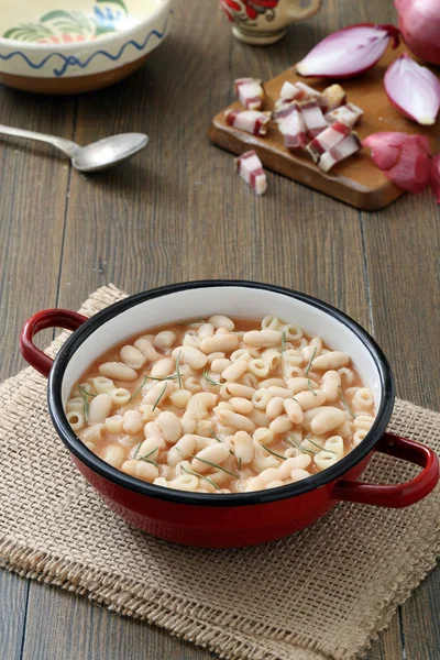 White beans in metal pot — Stock Photo, Image