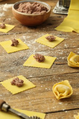 Etli taze Tortellini