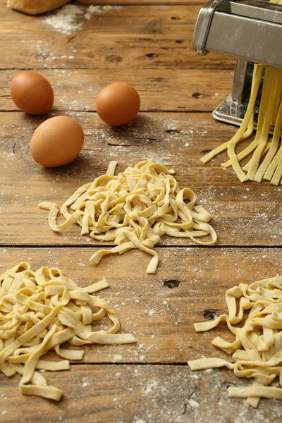 Fresh Pasta with flour — Stock Photo, Image