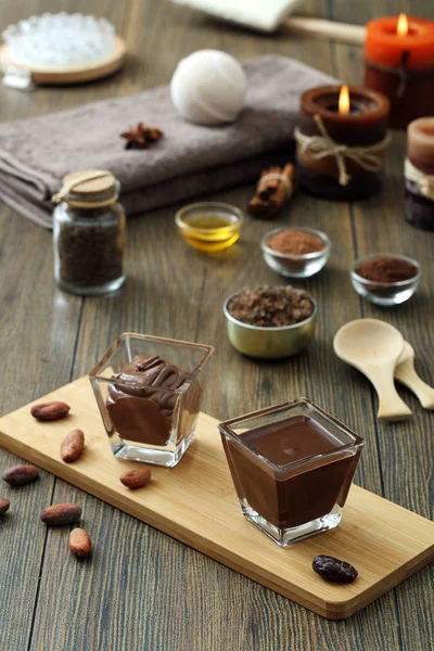 Scrub en gesmolten chocolade — Stockfoto