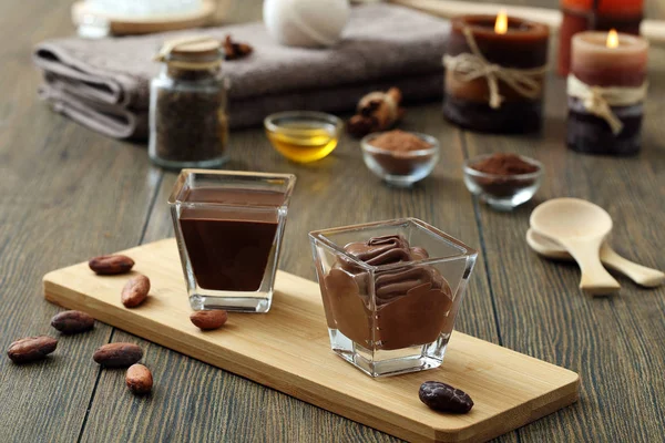 Scrub en gesmolten chocolade — Stockfoto