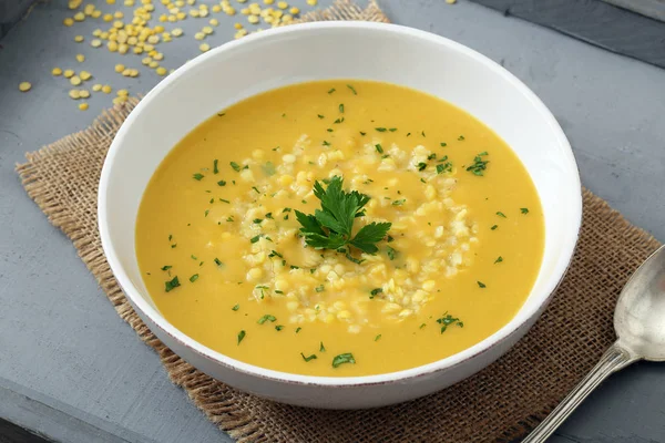 Bezelye çorbası sebzeli