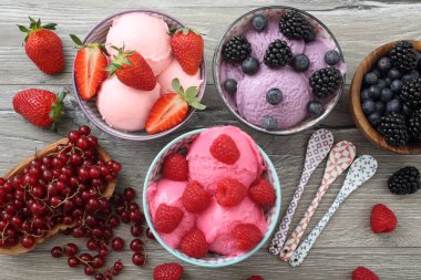  meyve dondurma topları 