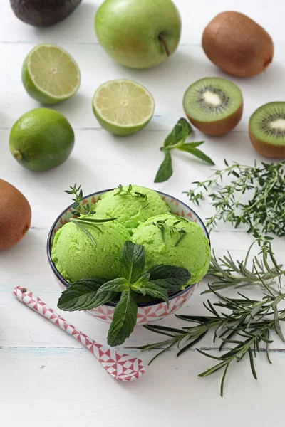 Green ice cream balls — Stock Photo, Image