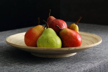 Armut ahşap plaka üzerinde