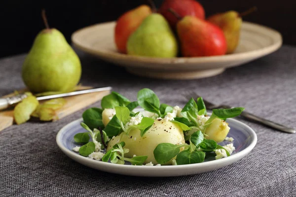 Fresh raw salad with pears — Stock Photo, Image