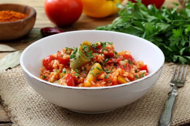  Risotto domates sebze ve sos biber ile