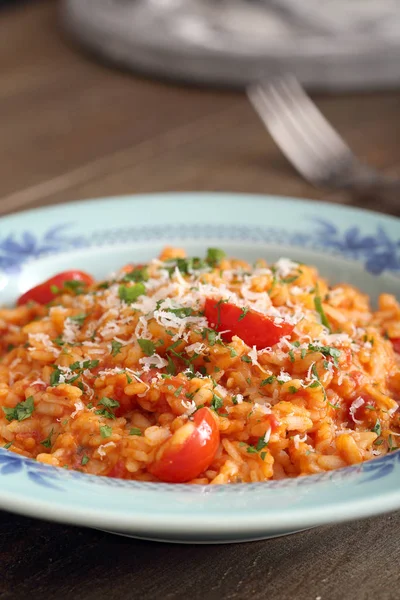 Risotto con salsa de tomate —  Fotos de Stock