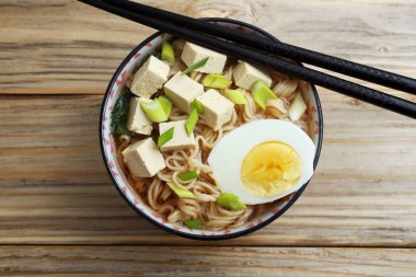 Asya gıda - tofu çorbası ile yumurta