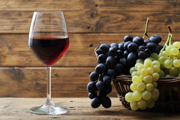 Bicchiere Vino Rosso Sfondo Rustico — Foto Stock