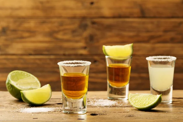 Tequila Girato Sfondo Rustico — Foto Stock