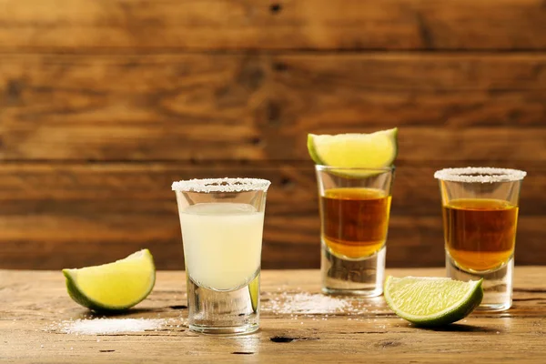 Tequila Girato Sfondo Rustico — Foto Stock
