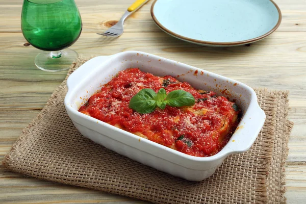 Pieczone Makaron Cannelloni Tle Tabeli Kuchnia — Zdjęcie stockowe