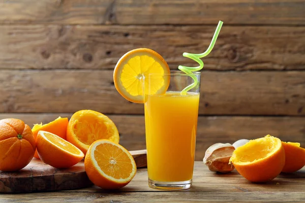 Orangensaft Glas Rustikaler Hintergrund — Stockfoto