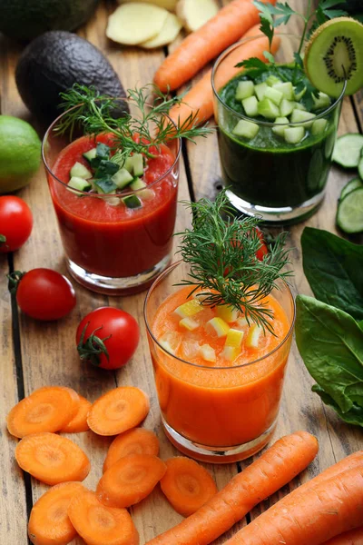 Tre Diversi Tipi Frullato Con Carote Pomodori Cetrioli — Foto Stock