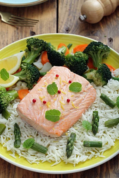 Boiled Salmon Rice Vegetables Rustic Background — Stock Photo, Image