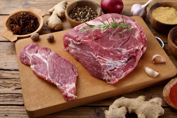 Viande Crue Steak Porc Sur Planche Découper — Photo