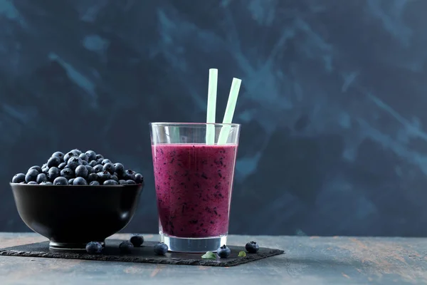 Χυμός Blue Berry Φρούτων Smoothies Σκούρο Φόντο — Φωτογραφία Αρχείου