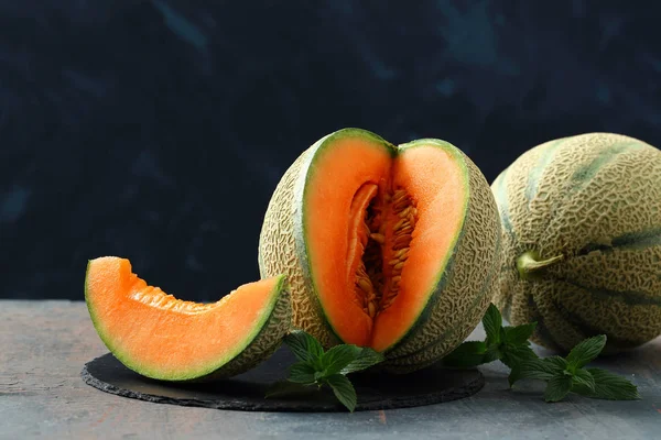 Melone Fresco Sfondo Scuro Immagine Stock