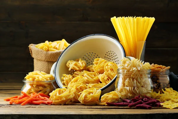 Carbohidratos Crudos Pasta Italiana Fondo — Foto de Stock