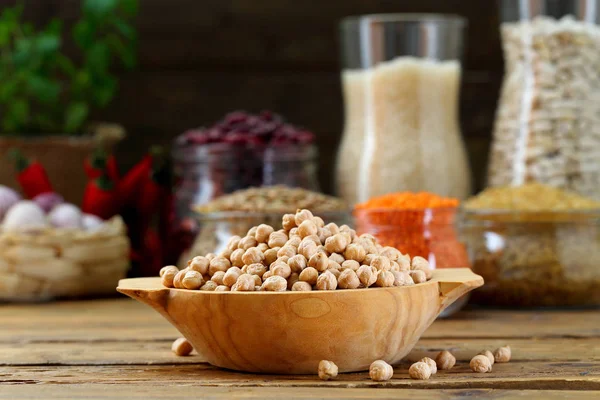 Gedroogde Bonen Houten Kom Rustieke Achtergrond — Stockfoto