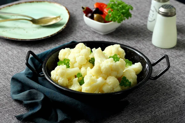 Boiled Cauliflower Metal Pan — Stock Photo, Image