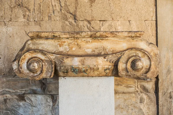 Columna ónica en stoa de Attalos —  Fotos de Stock