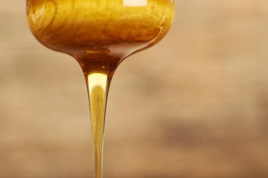 Üzerinde damlatıcı tatlım.