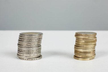 Euro deste paralar.