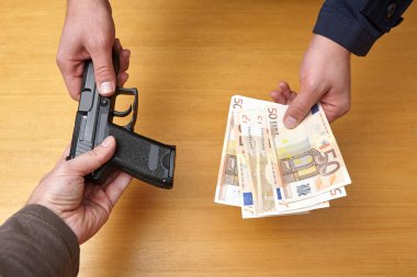 Weapons.Arms kaçakçılığı ticaret.