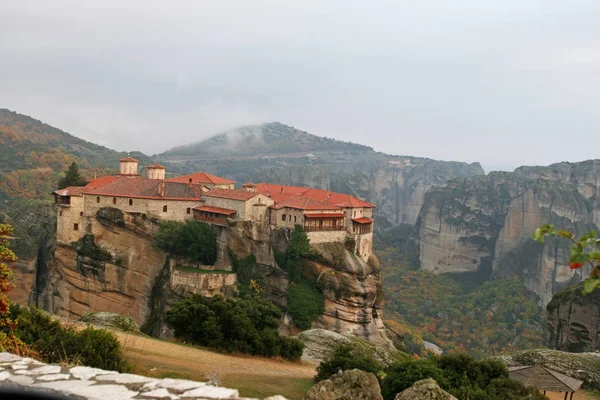 Paisaje de las montañas y monasterios de Meteora, Grecia — Foto de Stock