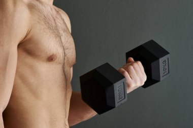 Adam halter ağırlık vasıl belgili tanımlık jimnastik salonu ile eğitim.