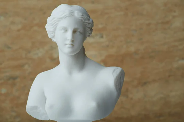 Standbeeld van Aphrodite, oude Griekse god van de schoonheid. — Stockfoto