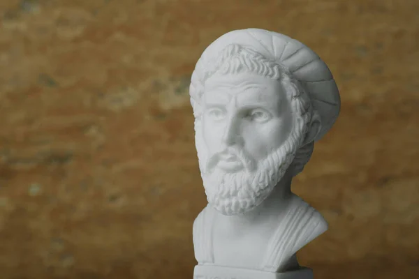 Staty av Pythagoras, forntida grekisk matematiker och geometer. — Stockfoto