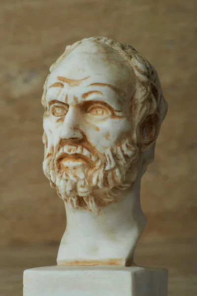Szobra Demokritus, ókori görög filozófus. — Stock Fotó