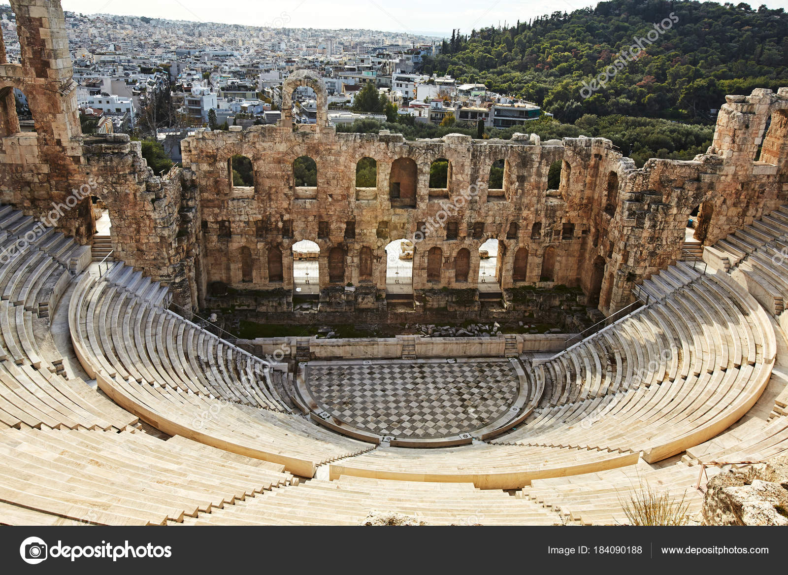 El Odeón de Herodes Atticus en la Acrópolis, Atenas ...