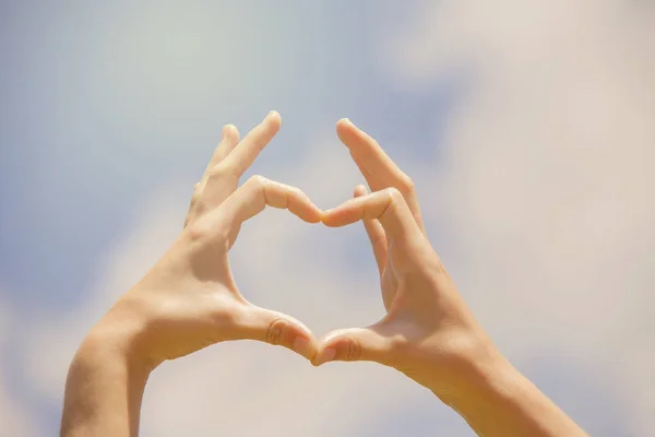 Heart shape hands — Stock Photo, Image