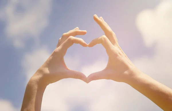 Heart shape hands — Stock Photo, Image