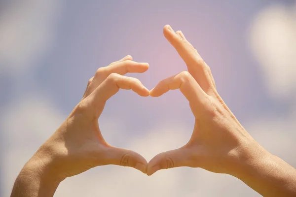 Heart shape hands — Stock Photo, Image