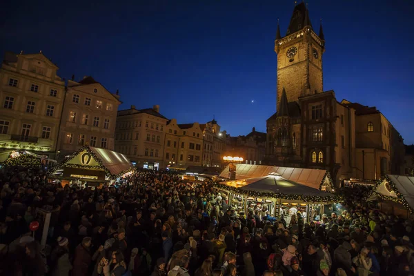 Jarmark bożonarodzeniowy w starego miasta w Pradze — Zdjęcie stockowe