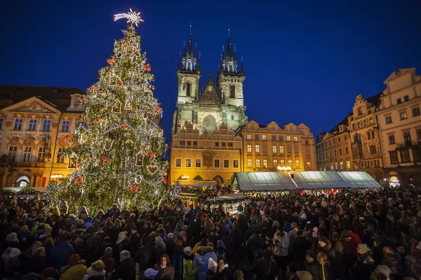 Jarmark bożonarodzeniowy w starego miasta w Pradze — Zdjęcie stockowe