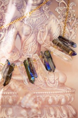 Güzel doğal taş kolye detay