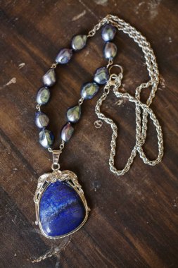 Güzel romantik kolye