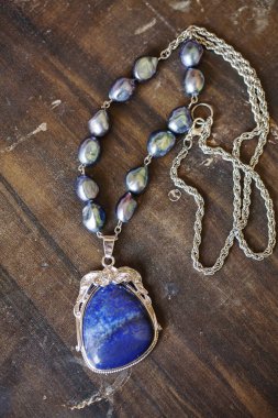 Güzel romantik kolye