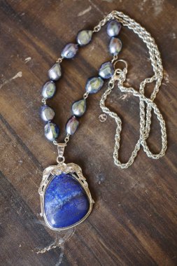 Güzel romantik kolye