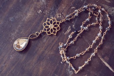 Güzel romantik kolye