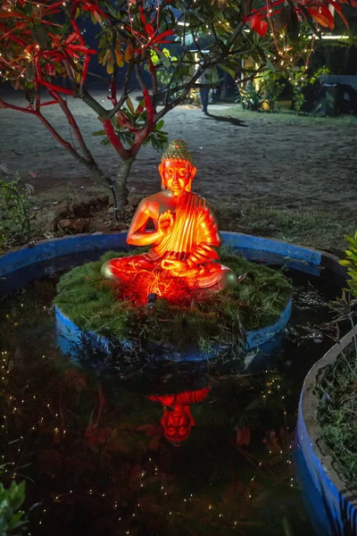 Vacker Buddha Staty Natten Trädgård Goa Indien — Stockfoto