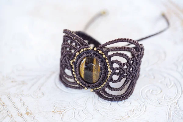 Stijlvolle Boho Macrame String Natuurlijke Minerale Steen Armband Witte Decoratieve — Stockfoto