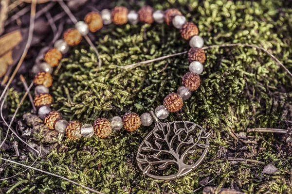 Metal Tree Pendant Natural Seed Labradorite Mineral Stone Beads Yoga — Stock Photo, Image